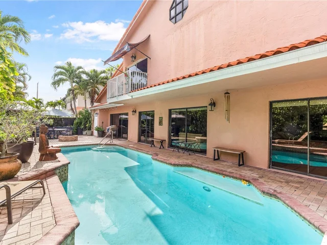 11980 SW 92nd Ln, Miami FL 33186