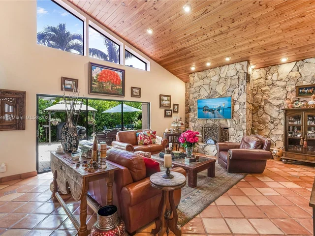 11980 SW 92nd Ln, Miami FL 33186