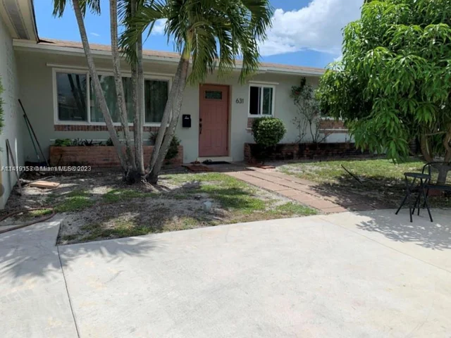 631 SW 71st Ave, Pembroke Pines FL 33023