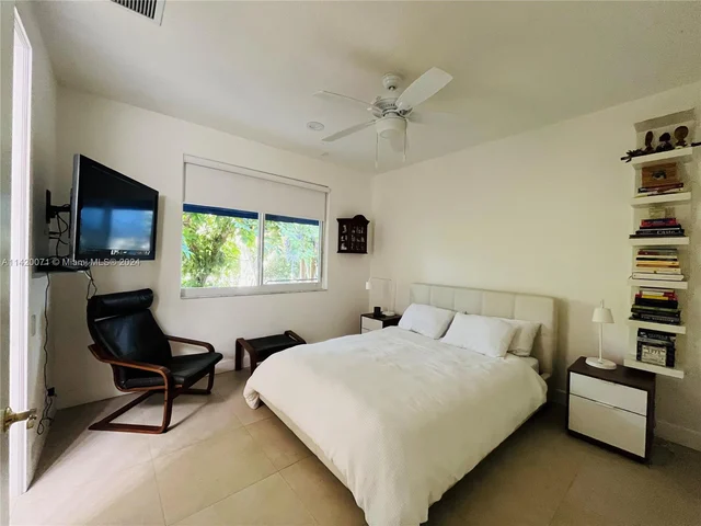 3280 Paddock Rd, Weston FL 33331