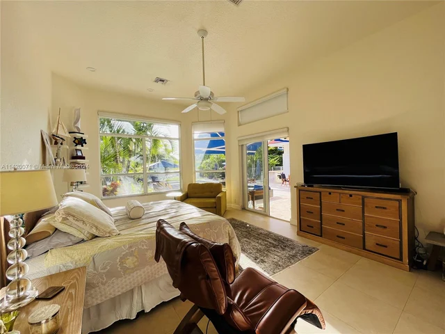 3280 Paddock Rd, Weston FL 33331