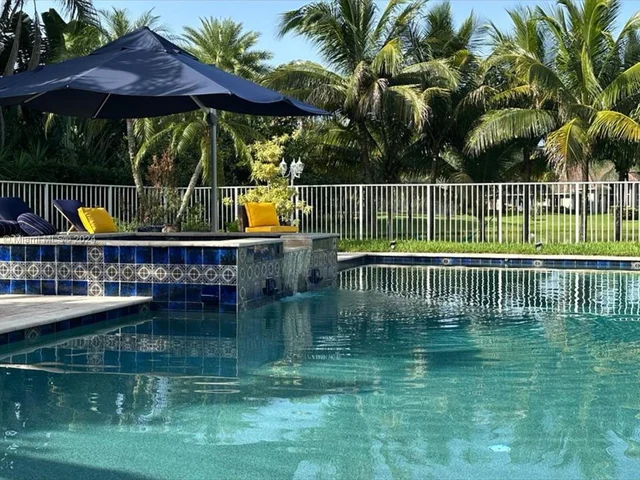 3280 Paddock Rd, Weston FL 33331