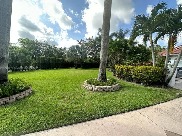 3280 Paddock Rd, Weston FL 33331