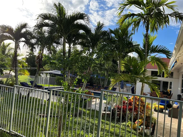 3280 Paddock Rd, Weston FL 33331