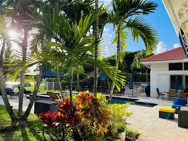 3280 Paddock Rd, Weston FL 33331