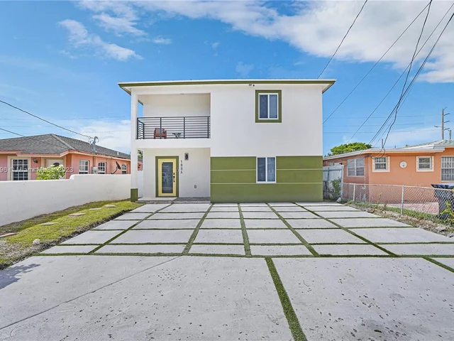 1886 NW 68th St, Miami FL 33147