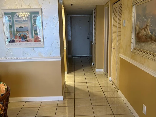 2625 NW Collins Ave. # 610, Miami Beach FL 33140