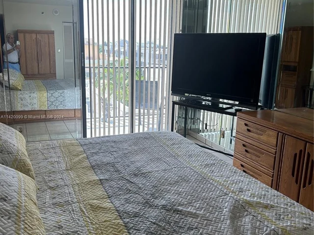 2625 NW Collins Ave. # 610, Miami Beach FL 33140