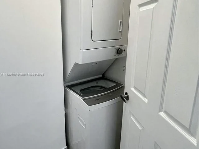 325 SE 4th Ave, Dania Beach FL 33004