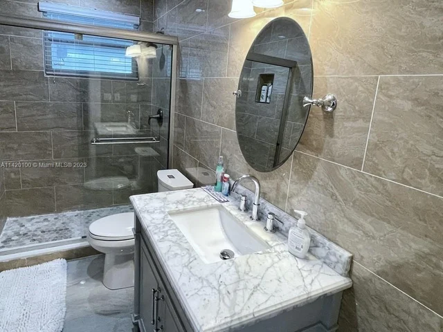 325 SE 4th Ave, Dania Beach FL 33004