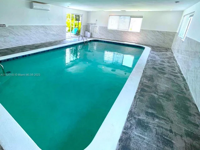 325 SE 4th Ave, Dania Beach FL 33004