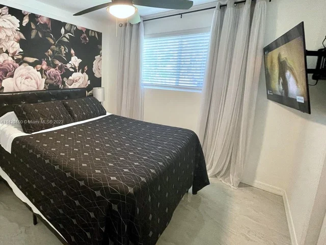 325 SE 4th Ave, Dania Beach FL 33004