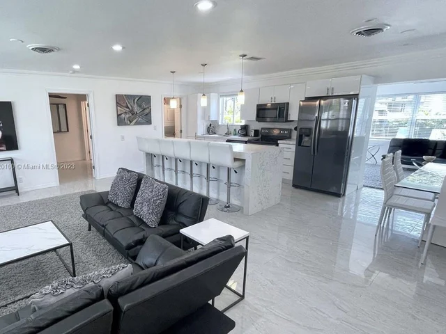 325 SE 4th Ave, Dania Beach FL 33004