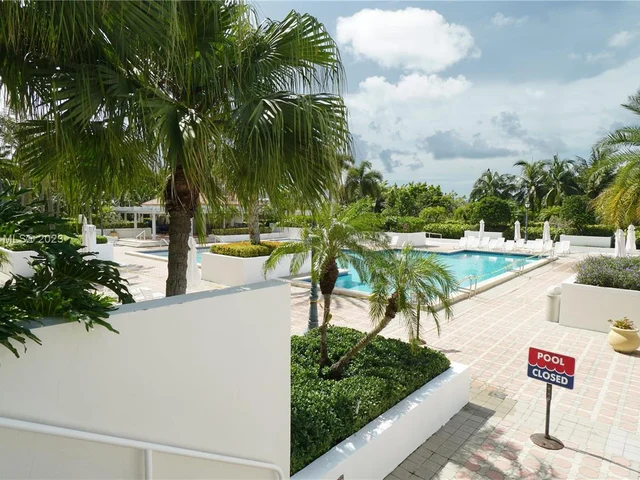 1000 W Island Blvd # 610, Aventura FL 33160