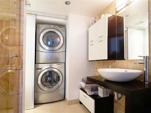 1000 W Island Blvd # 610, Aventura FL 33160