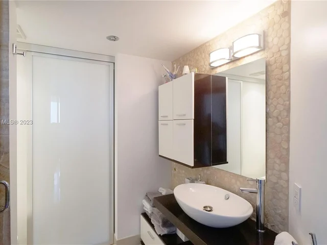 1000 W Island Blvd # 610, Aventura FL 33160