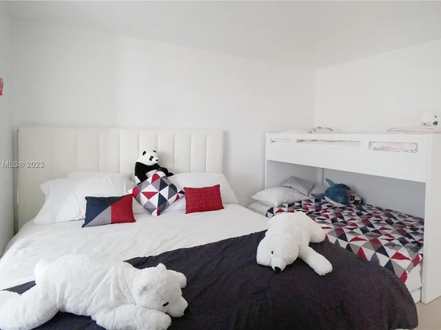 1000 W Island Blvd # 610, Aventura FL 33160