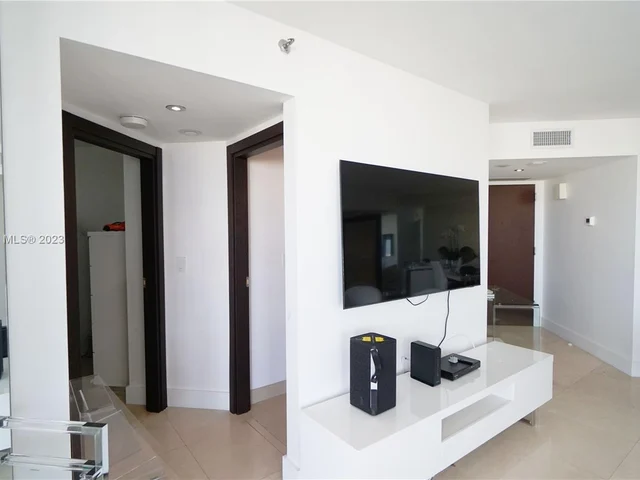 1000 W Island Blvd # 610, Aventura FL 33160