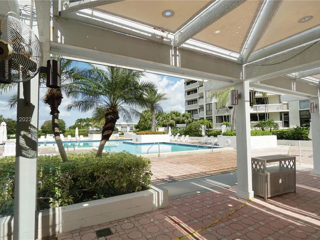 1000 W Island Blvd # 610, Aventura FL 33160