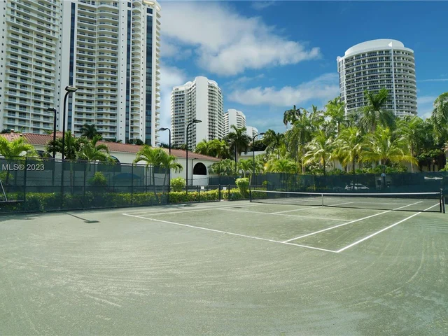 1000 W Island Blvd # 610, Aventura FL 33160