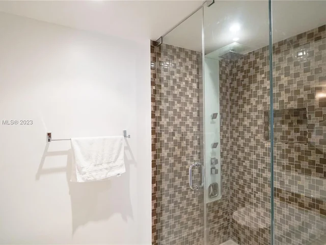 1000 W Island Blvd # 610, Aventura FL 33160