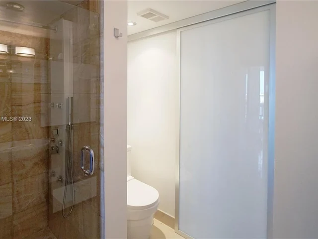 1000 W Island Blvd # 610, Aventura FL 33160