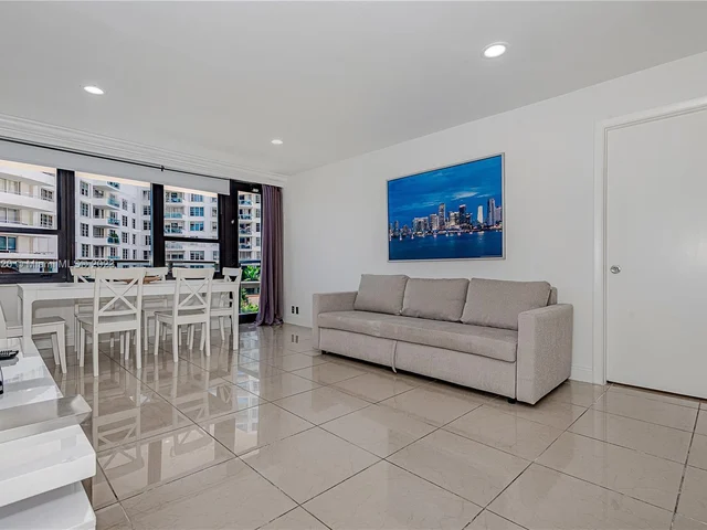 5225 Collins Ave # 407, Miami Beach FL 33140