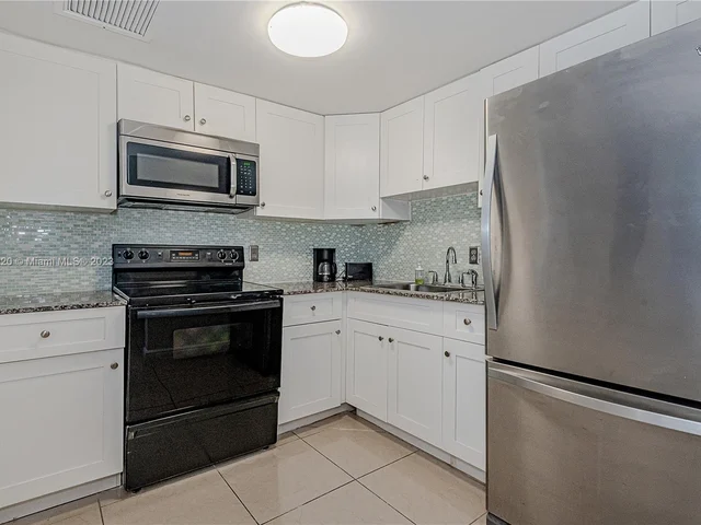 5225 Collins Ave # 407, Miami Beach FL 33140