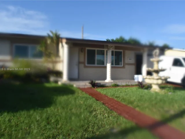 1010 NW 199th St, Miami Gardens FL 33169