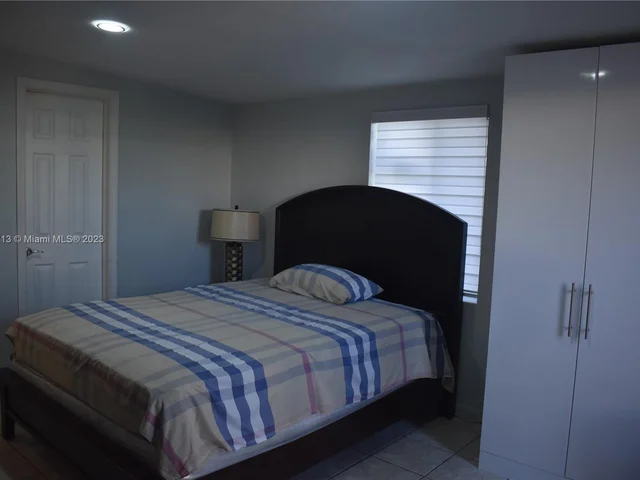 1010 NW 199th St, Miami Gardens FL 33169