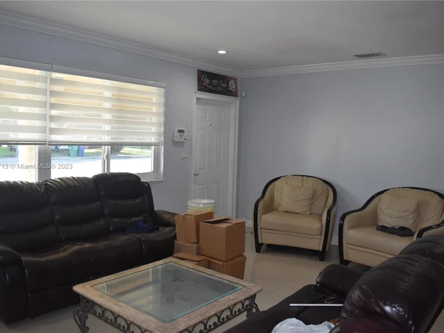 1010 NW 199th St, Miami Gardens FL 33169