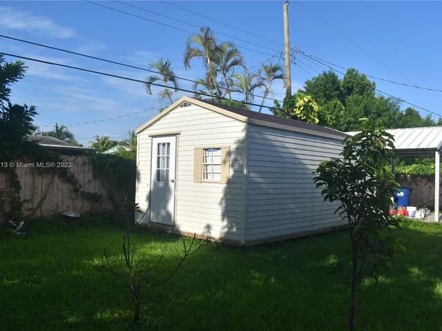 1010 NW 199th St, Miami Gardens FL 33169