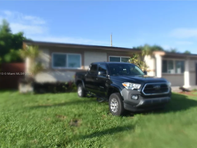 1010 NW 199th St, Miami Gardens FL 33169