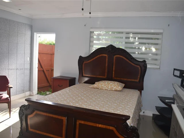 1010 NW 199th St, Miami Gardens FL 33169