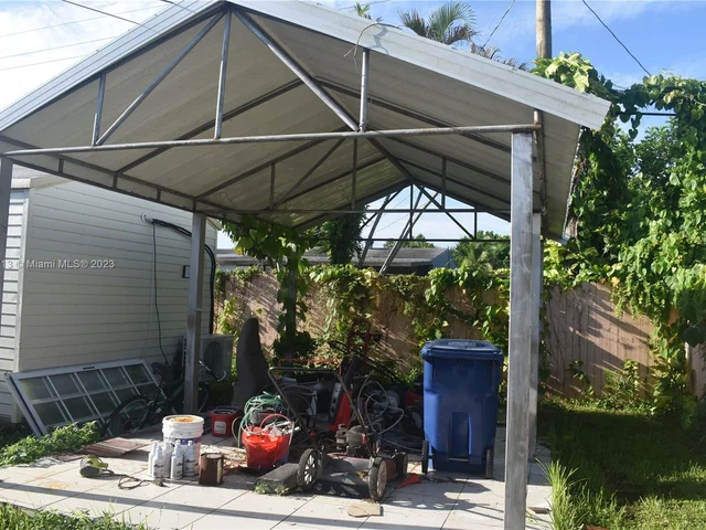 1010 NW 199th St, Miami Gardens FL 33169