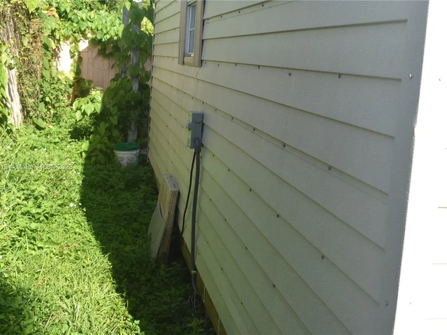 1010 NW 199th St, Miami Gardens FL 33169