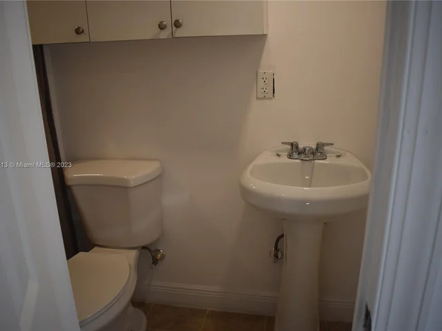 1010 NW 199th St, Miami Gardens FL 33169