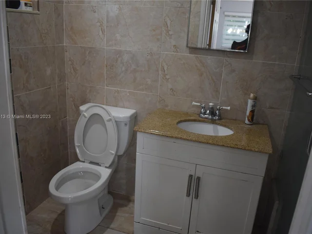 1010 NW 199th St, Miami Gardens FL 33169