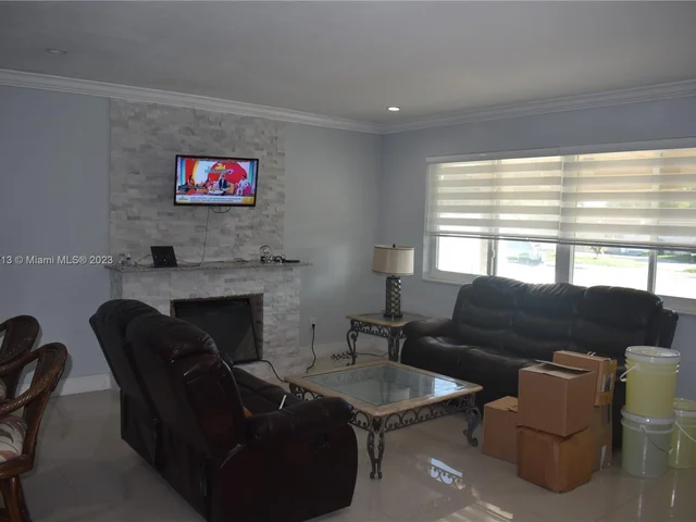 1010 NW 199th St, Miami Gardens FL 33169