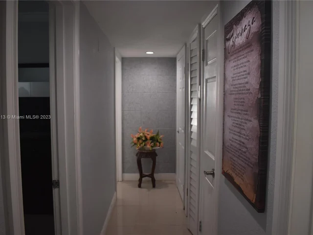 1010 NW 199th St, Miami Gardens FL 33169