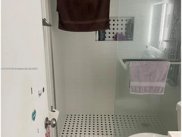 2750 NE 183rd St # 804, Aventura FL 33160