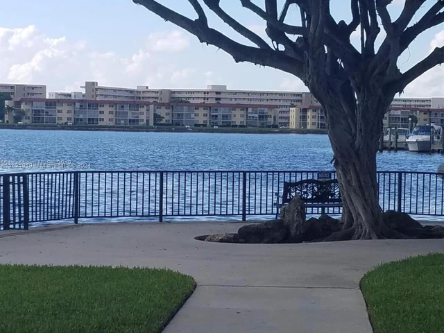 2750 NE 183rd St # 804, Aventura FL 33160