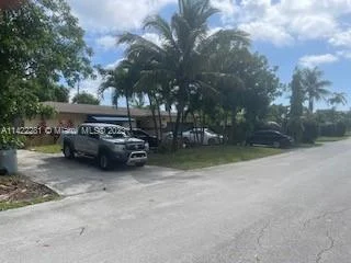 251 SW 16th St, Pompano Beach FL 33060