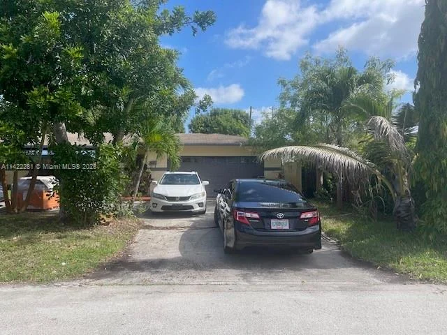 251 SW 16th St, Pompano Beach FL 33060