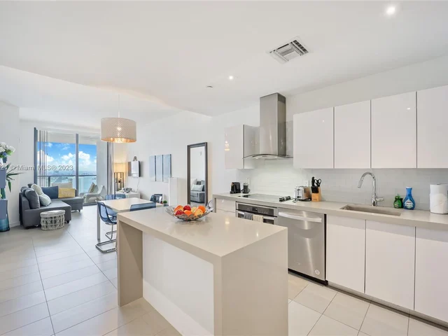 1600 NE 1st Ave # 3701, Miami FL 33132