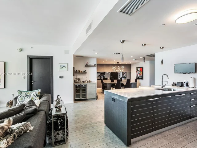 200 Biscayne Boulevard Way # 4307, Miami FL 33131