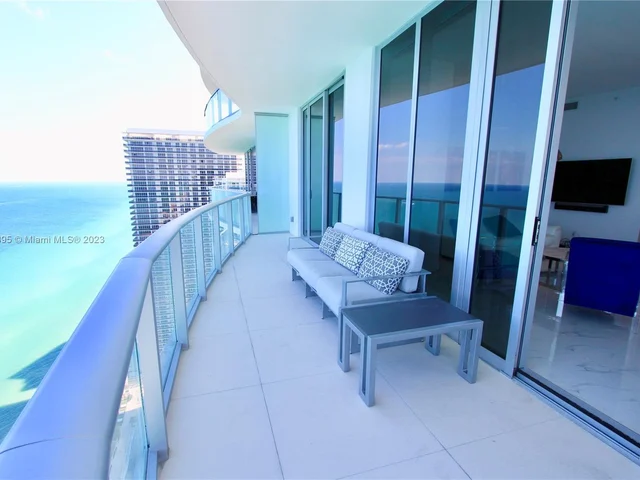 4111 S Ocean Dr, Hollywood FL 33019