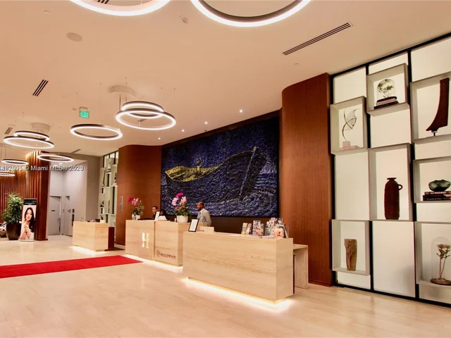 4111 S Ocean Dr, Hollywood FL 33019