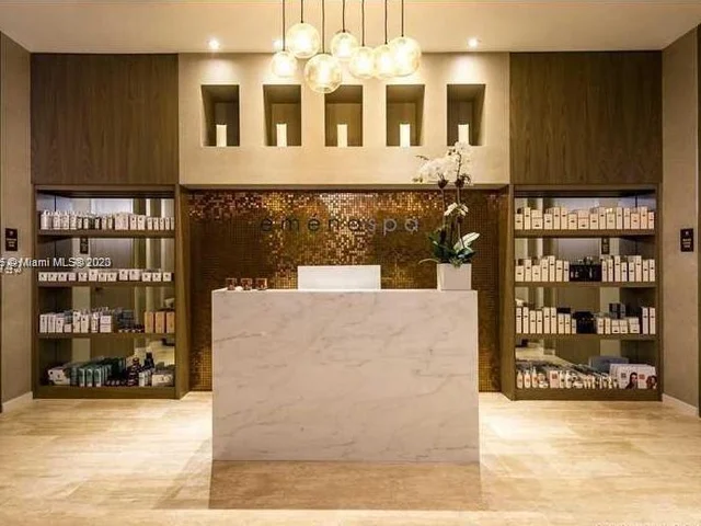 4111 S Ocean Dr, Hollywood FL 33019