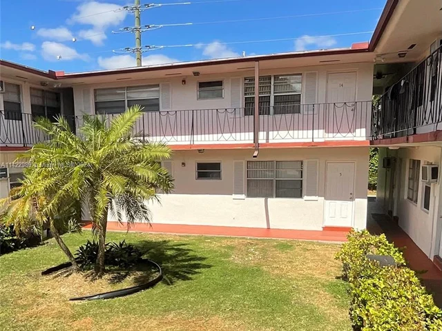 11625 Canal Dr # 18, North Miami FL 33181